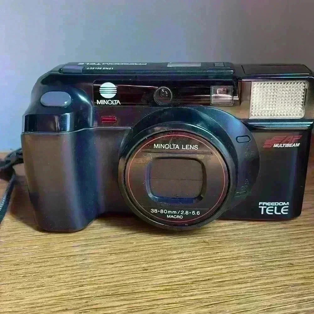 Film Camera:  Minolta Freedom Tele AF 35mm Camera 38-80mm/2.8-5.6 Macro